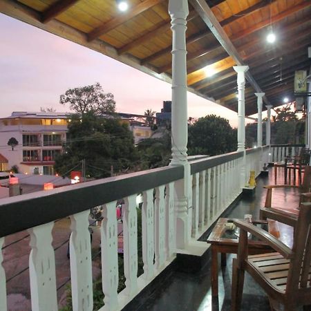 Sunny Mood Guest House Unawatuna Esterno foto