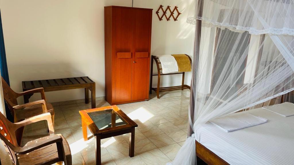 Sunny Mood Guest House Unawatuna Esterno foto