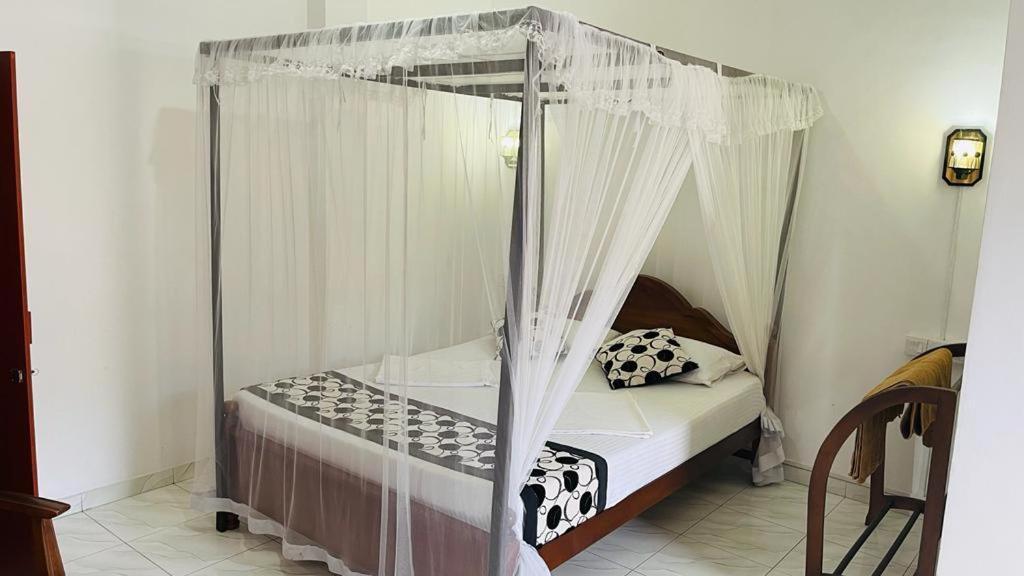 Sunny Mood Guest House Unawatuna Esterno foto