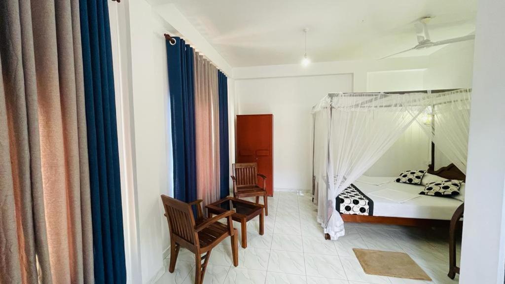 Sunny Mood Guest House Unawatuna Esterno foto