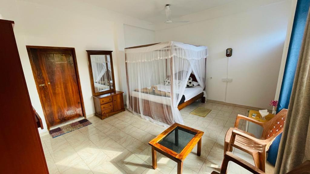 Sunny Mood Guest House Unawatuna Esterno foto